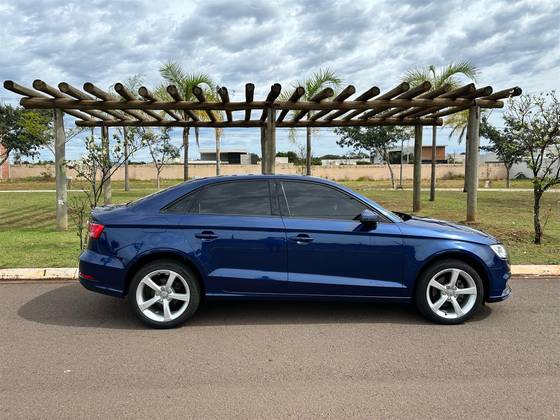 AUDI A3 1.4 TFSI SEDAN AMBIENTE 16V FLEX 4P TIPTRONIC AUDI A3 1.4 TFSI SEDAN AMBIENTE 16V FLEX 4P TIPTRONIC